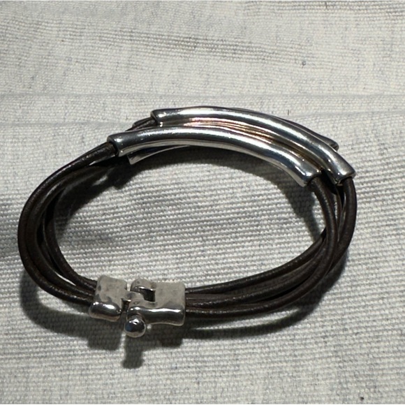 Brown leather and silver bracelet - Picture 4 of 5